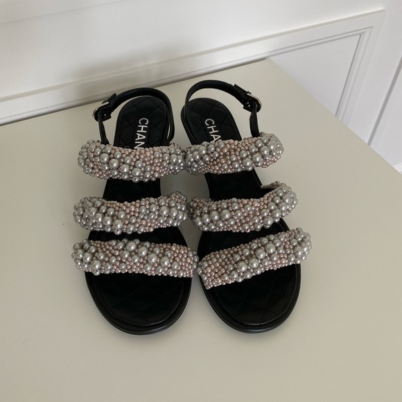 Chanel shoes - Picture 4 of 12